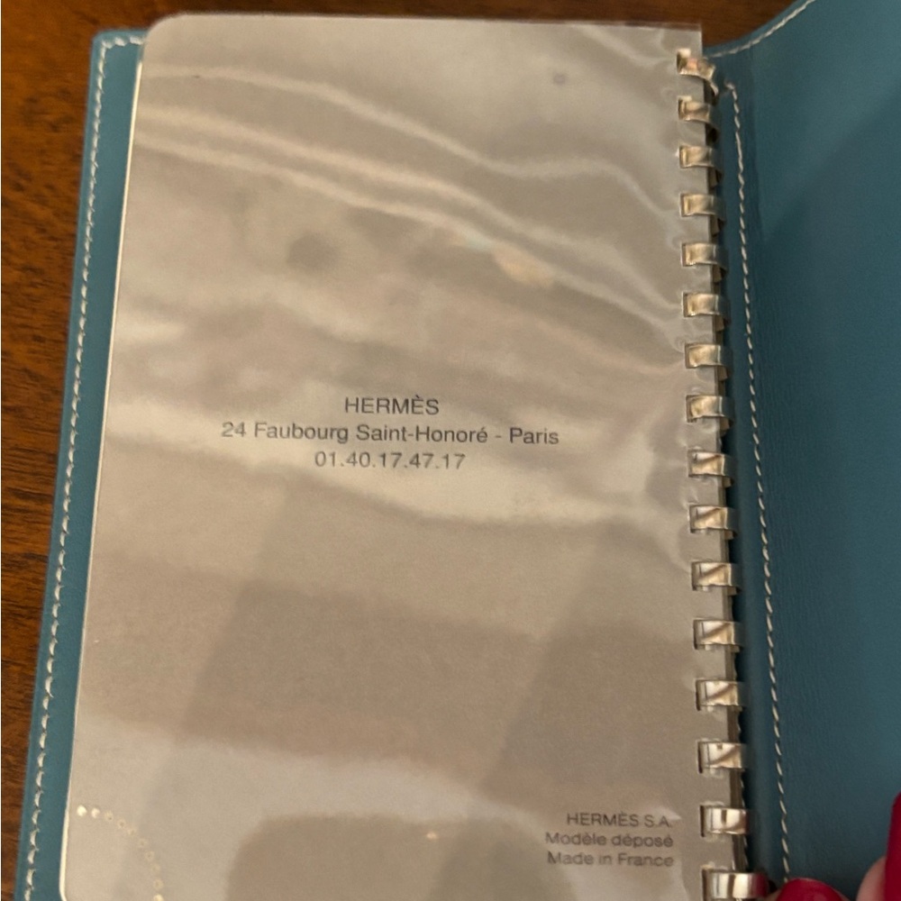 Hermes Agenda/Passport Holder/Notebook Cover blue like new with original insert - Picture 8 of 9